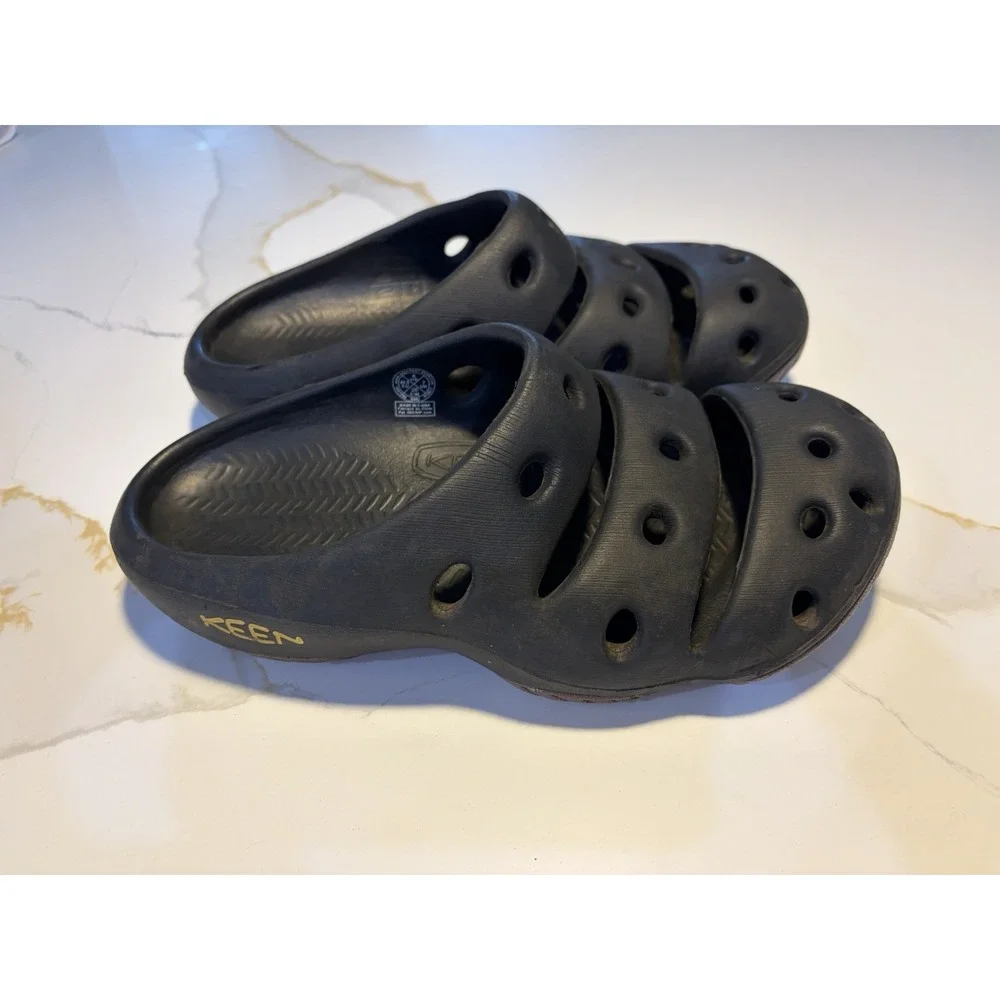 Keen Yogui Magnet Black Slip on Clog Men's US Size 8 Model 1024633